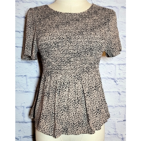 Urban Romantics Smocked Short Sleeve Leopard Peasant Top Womens Size XS Boho - Picture 1 of 9